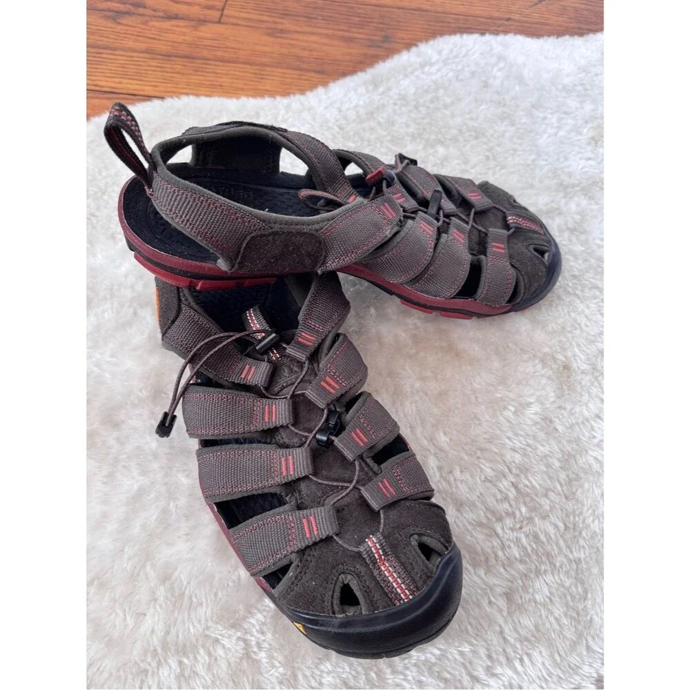 Keen Clearwater CNX  Water Outdoor Hiking Sandals Brown/Red Closed-Toe 9.5